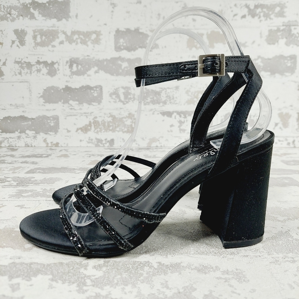 New CHARLES BY CHARLES DAVID Black Crystal Strappy Heeled Sadal W903